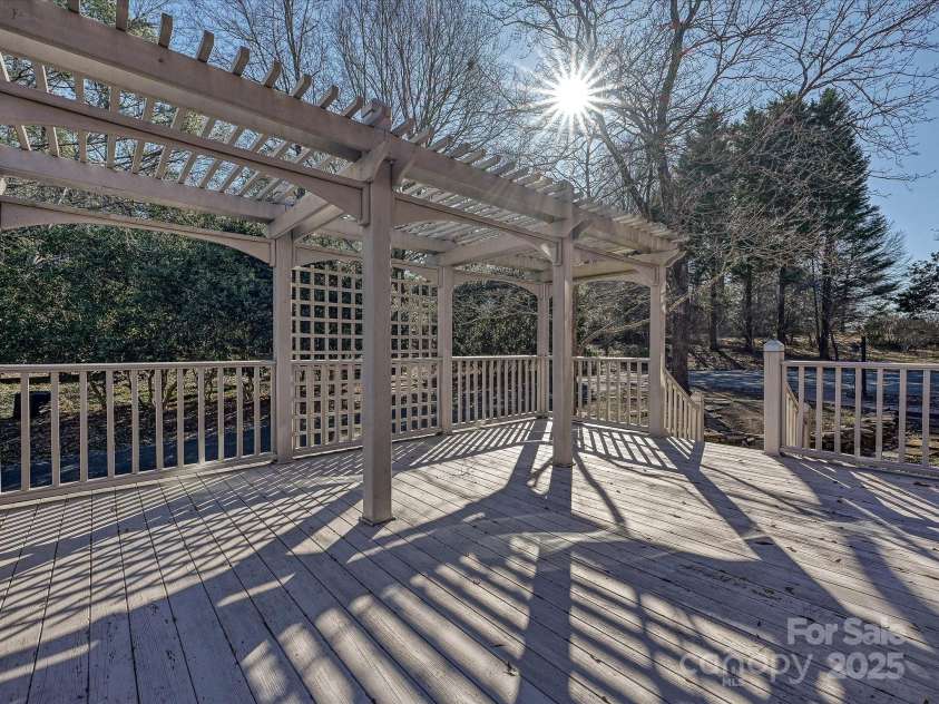 306 Garrison Drive, Kings Mountain, NC 28086.  MLS# CAR4329391, YatesRealty ID 14173. Deck