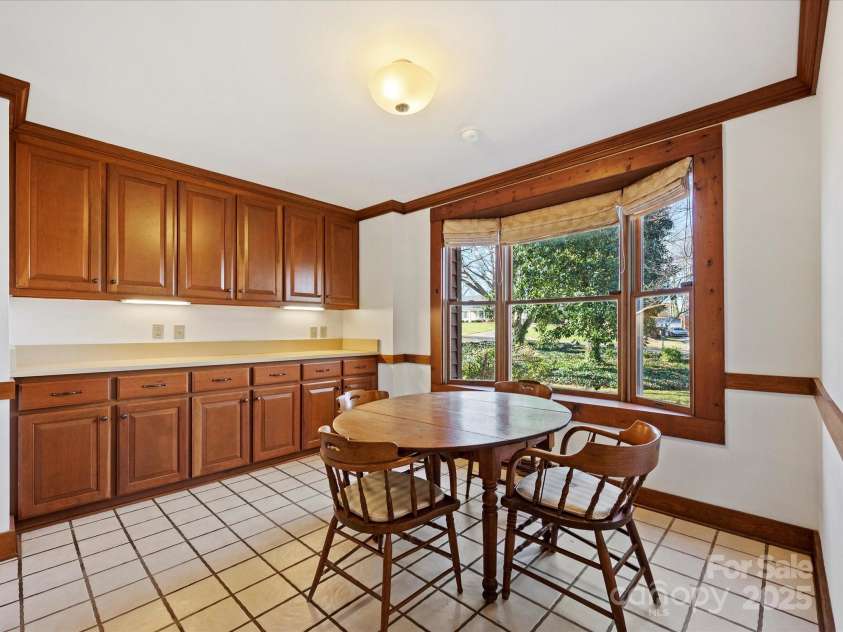 306 Garrison Drive, Kings Mountain, NC 28086.  MLS# CAR4329391, YatesRealty ID 14173. Kitchen