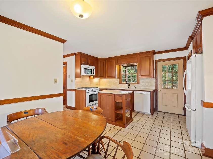 306 Garrison Drive, Kings Mountain, NC 28086.  MLS# CAR4329391, YatesRealty ID 14173. Kitchen