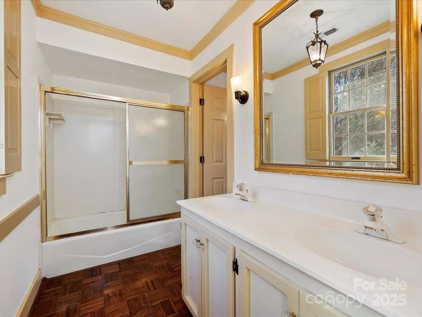 306 Garrison Drive, Kings Mountain, NC 28086.  MLS# CAR4329391, YatesRealty ID 14173. Primary Bathroom