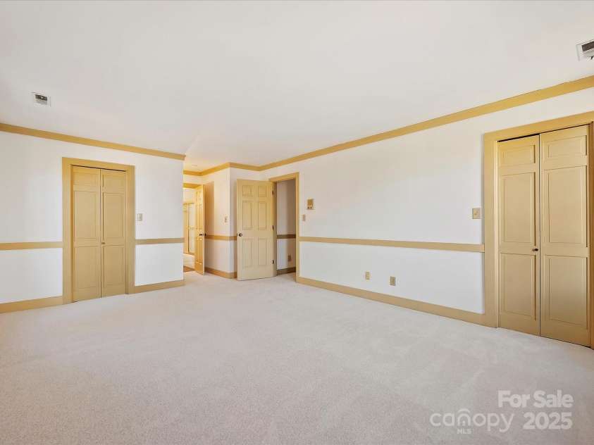 306 Garrison Drive, Kings Mountain, NC 28086.  MLS# CAR4329391, YatesRealty ID 14173. Primary Bedroom