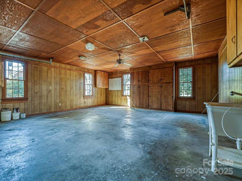 306 Garrison Drive, Kings Mountain, NC 28086.  MLS# CAR4329391, YatesRealty ID 14173. Two Car Garage