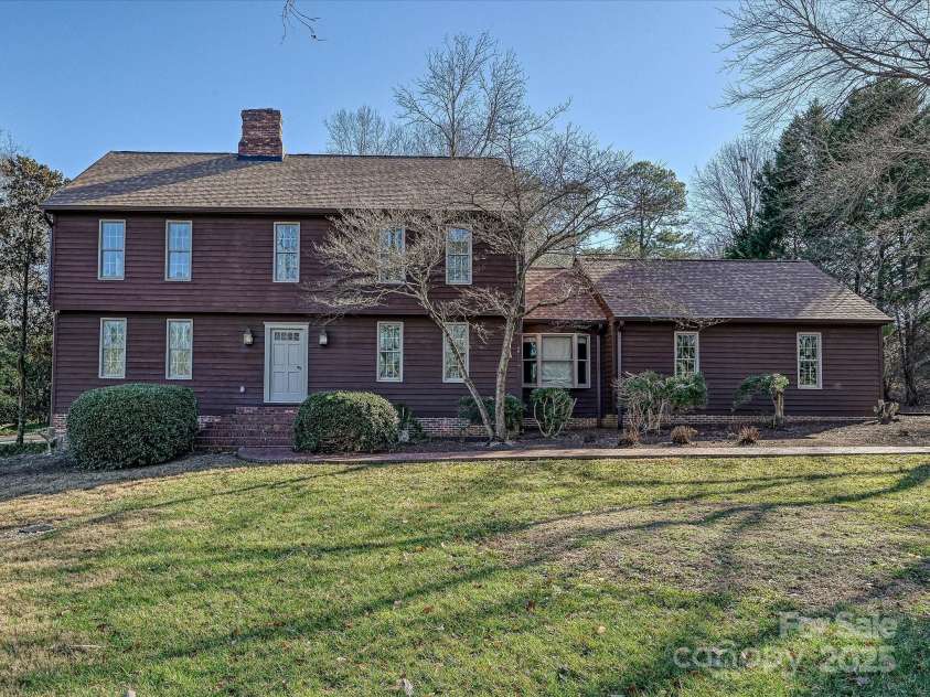 306 Garrison Drive, Kings Mountain, NC 28086.  MLS# CAR4329391, YatesRealty ID 14173. Welcome Home!