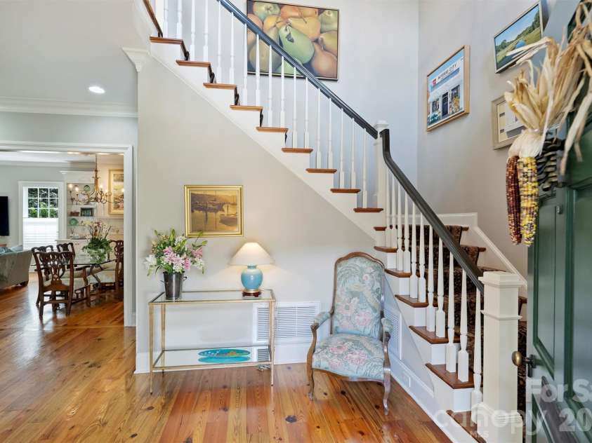 1127 Kings Drive, Charlotte, NC 28207.  MLS# CAR4346352, YatesRealty ID 14174. 