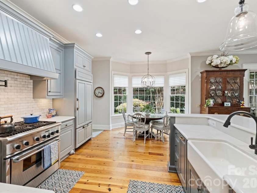 1127 Kings Drive, Charlotte, NC 28207.  MLS# CAR4346352, YatesRealty ID 14174. 