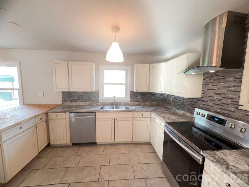 310 Mitchell Street, Belmont, NC 28012.  MLS# CAR4351836, YatesRealty ID 14175. 