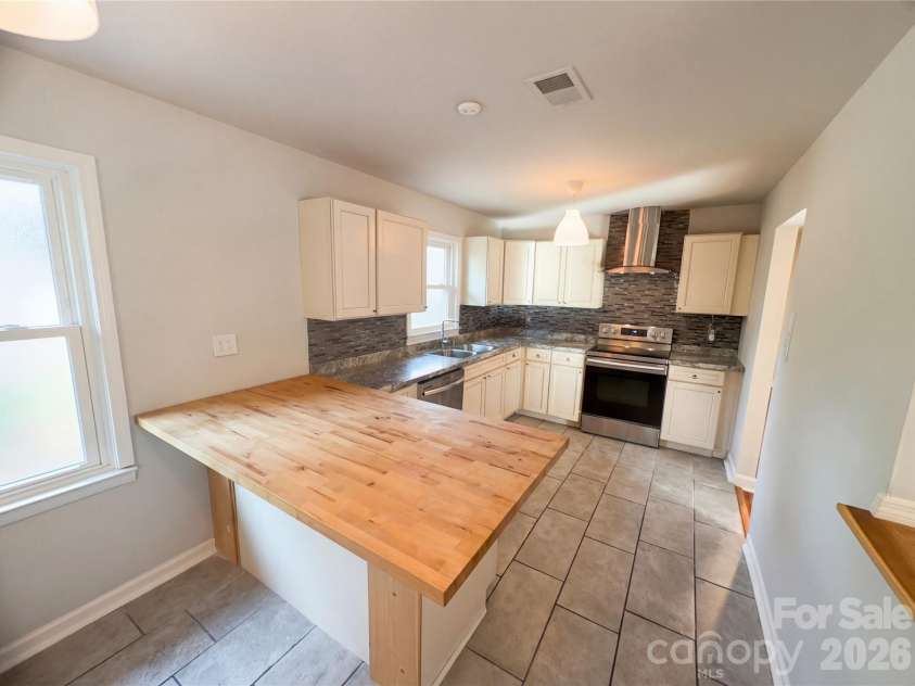 310 Mitchell Street, Belmont, NC 28012.  MLS# CAR4351836, YatesRealty ID 14175. 