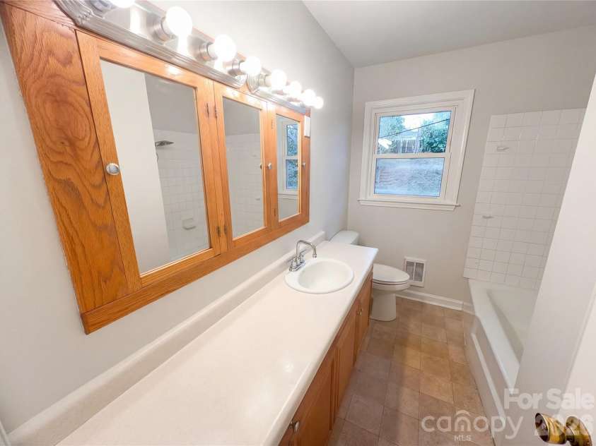 310 Mitchell Street, Belmont, NC 28012.  MLS# CAR4351836, YatesRealty ID 14175. 