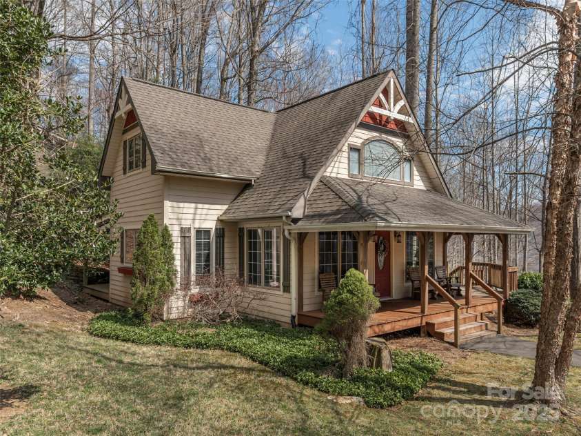 360 Laurel Ridge Road, Maggie Valley, NC 28751.  MLS# CAR4240405, YatesRealty ID 14176. 