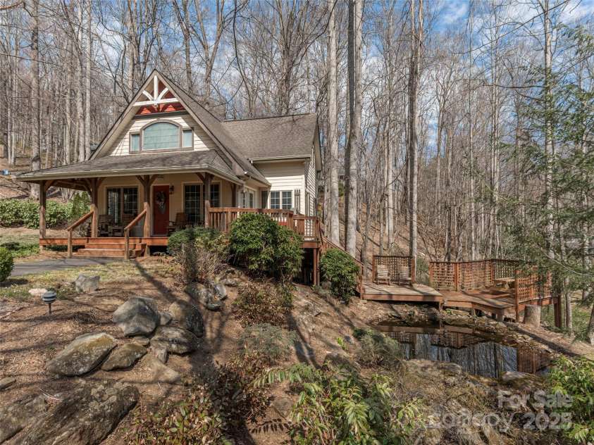 360 Laurel Ridge Road, Maggie Valley, NC 28751.  MLS# CAR4240405, YatesRealty ID 14176. 