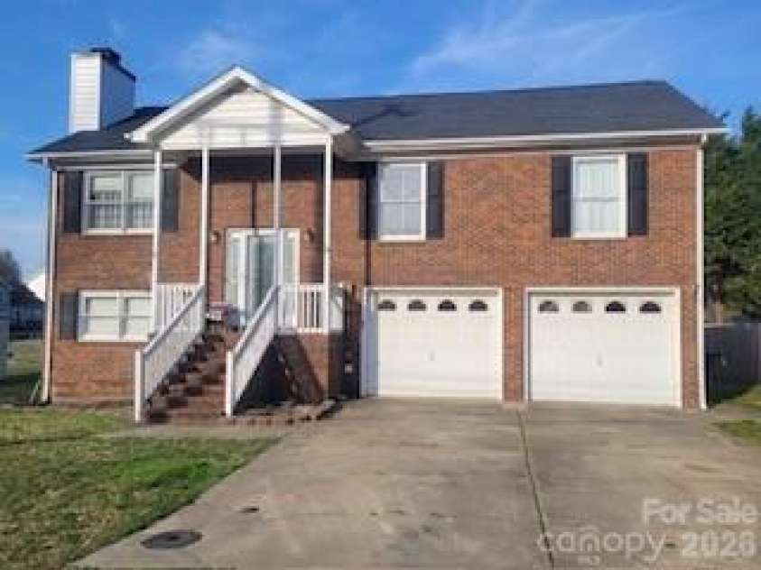3904 Riverdale Road, Greensboro, NC 27406.  MLS# CAR4399416, YatesRealty ID 14176. 