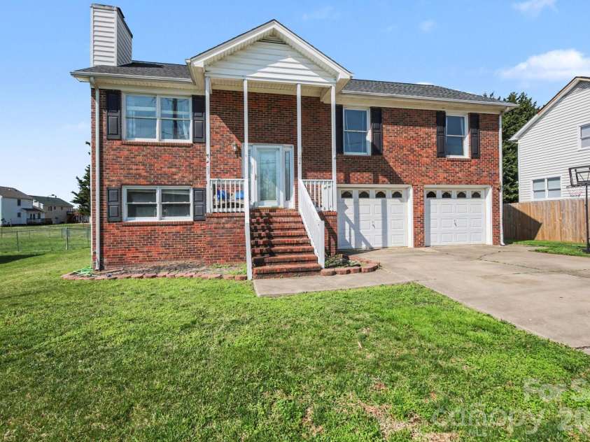 3904 Riverdale Road, Greensboro, NC 27406.  MLS# CAR4399416, YatesRealty ID 14176. 