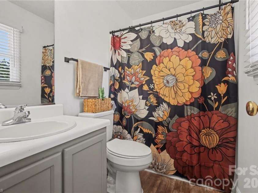 3904 Riverdale Road, Greensboro, NC 27406.  MLS# CAR4399416, YatesRealty ID 14176. 