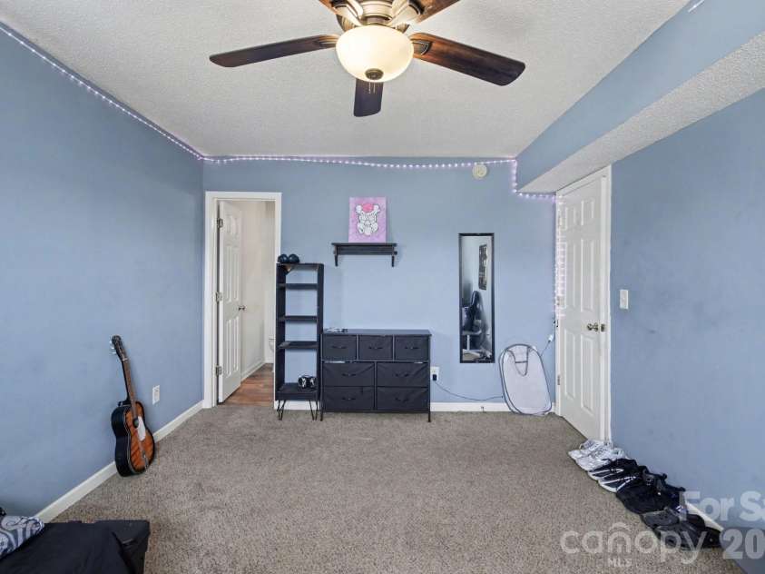 3904 Riverdale Road, Greensboro, NC 27406.  MLS# CAR4399416, YatesRealty ID 14176. 