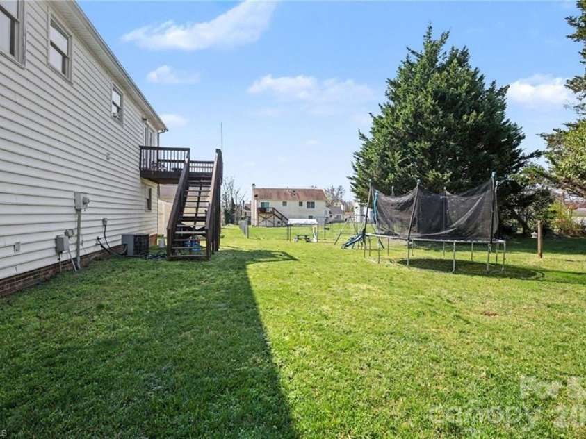 3904 Riverdale Road, Greensboro, NC 27406.  MLS# CAR4399416, YatesRealty ID 14176. 