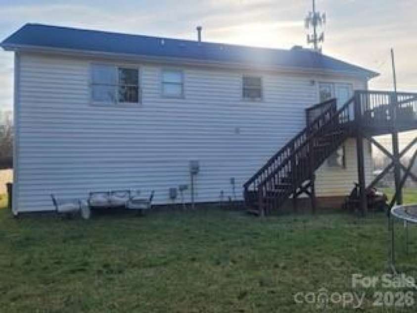 3904 Riverdale Road, Greensboro, NC 27406.  MLS# CAR4399416, YatesRealty ID 14176. 