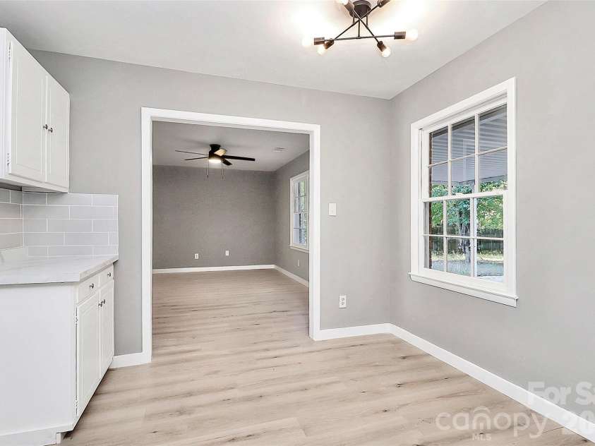 7118 April Ridge Lane, Charlotte, NC 28215.  MLS# CAR4321490, YatesRealty ID 14177. 