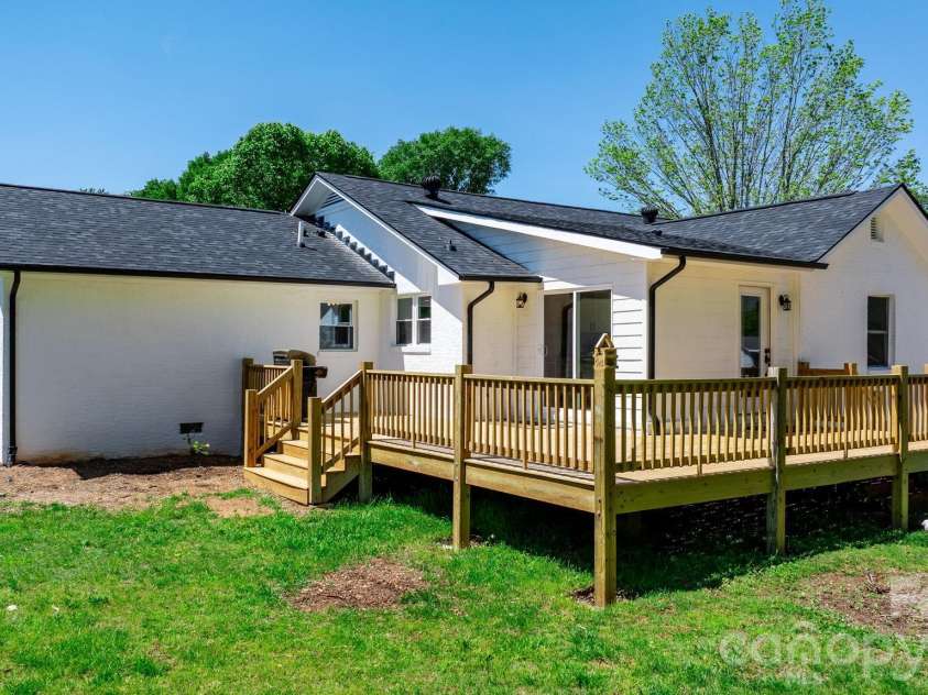 1252 Houston Mill Road, Conover, NC 28613.  MLS# CAR4359713, YatesRealty ID 14178. 