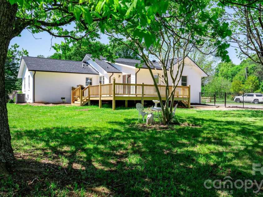 1252 Houston Mill Road, Conover, NC 28613.  MLS# CAR4359713, YatesRealty ID 14178. 