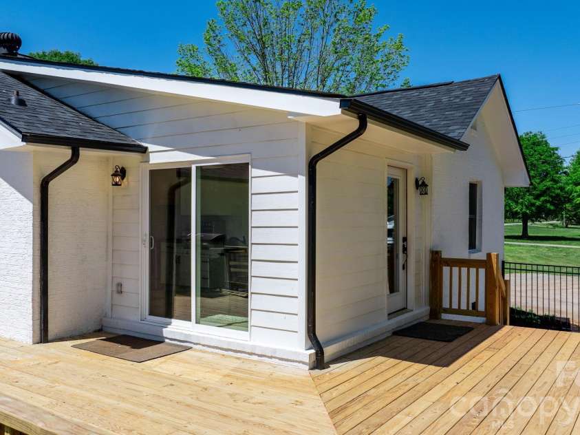 1252 Houston Mill Road, Conover, NC 28613.  MLS# CAR4359713, YatesRealty ID 14178. 