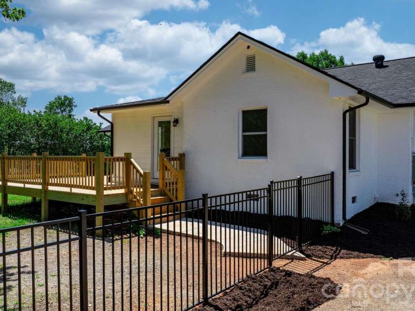 1252 Houston Mill Road, Conover, NC 28613.  MLS# CAR4359713, YatesRealty ID 14178. 