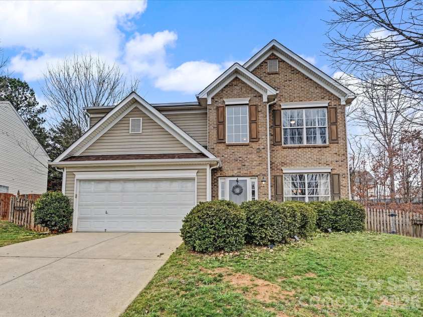 11512 Erwin Ridge Avenue, Charlotte, NC 28213.  MLS# CAR4353380, YatesRealty ID 14179. 