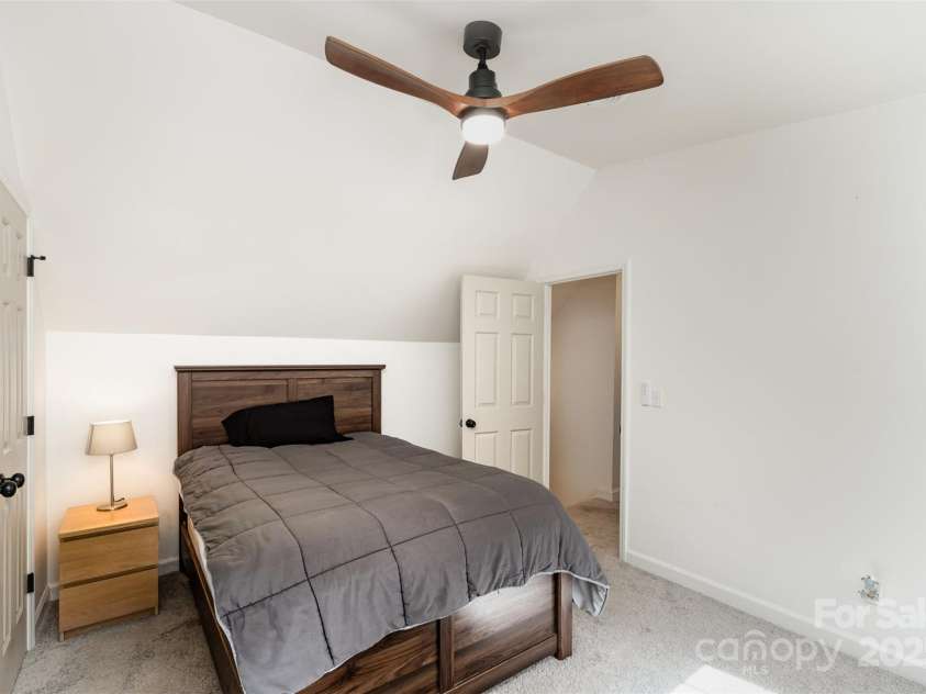 6525 Castlegate Drive, Charlotte, NC 28226.  MLS# CAR4223050, YatesRealty ID 14179. Additional bedroom