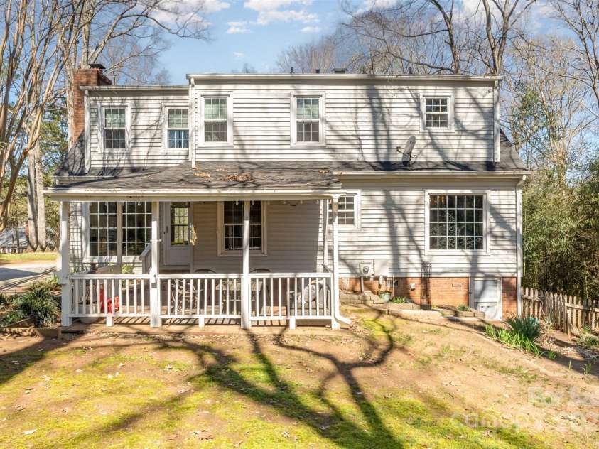 6525 Castlegate Drive, Charlotte, NC 28226.  MLS# CAR4223050, YatesRealty ID 14179. Backyard