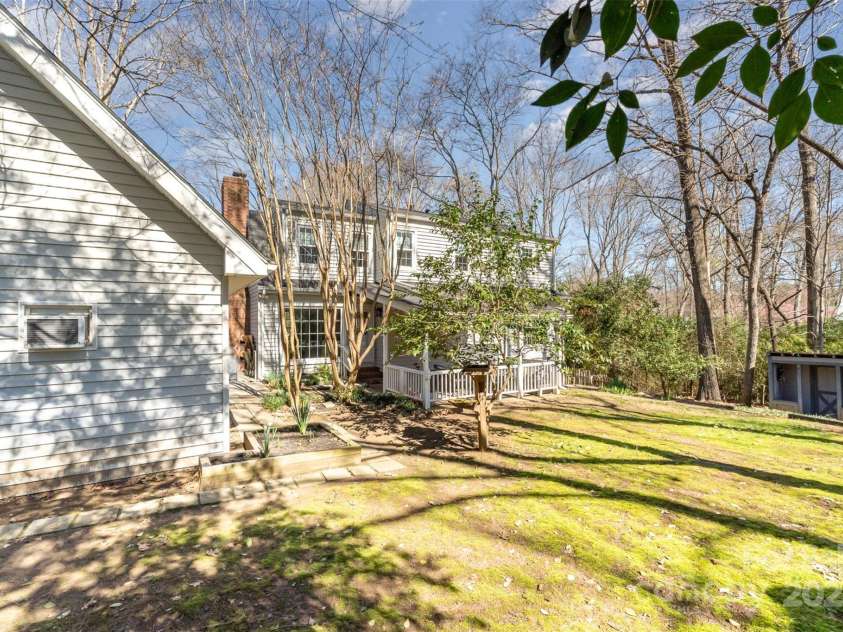 6525 Castlegate Drive, Charlotte, NC 28226.  MLS# CAR4223050, YatesRealty ID 14179. Backyard