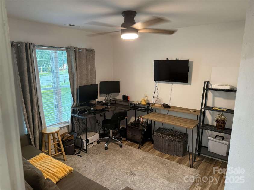 1623 Flagler Lane, Charlotte, NC 28216.  MLS# CAR4257918, YatesRealty ID 14180. 3rd bedroom