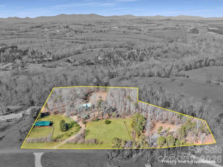 405 Loop Road, Campobello, SC 29322.  MLS# CAR4370899, YatesRealty ID 14181. 