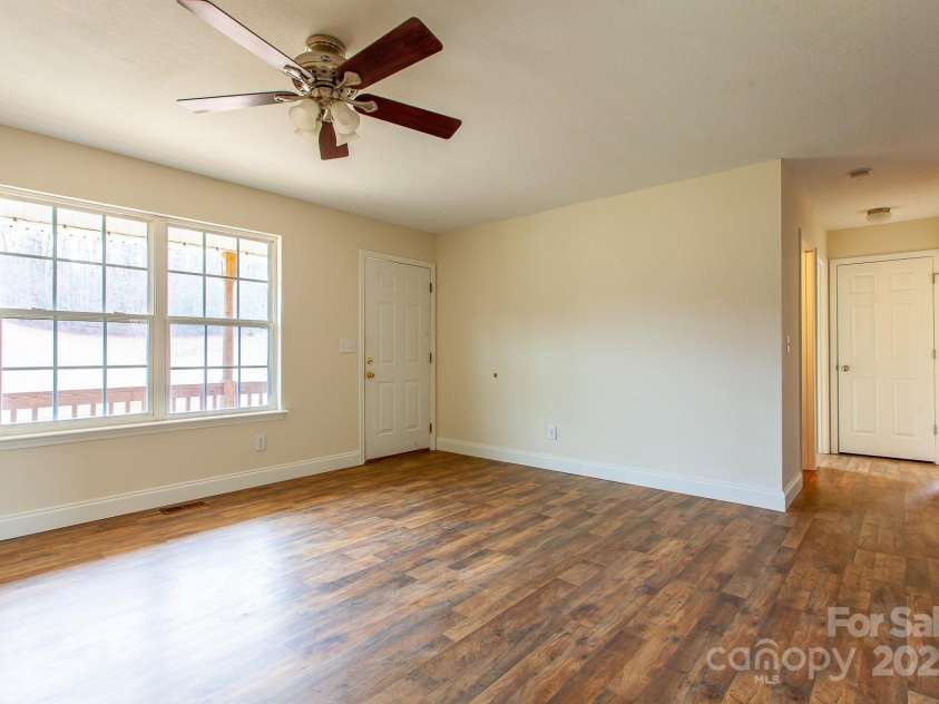 42 Leonard Davis Road, Robbinsville, NC 28771.  MLS# CAR4237867, YatesRealty ID 14181. 