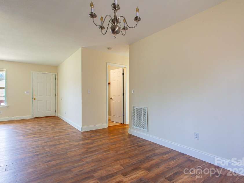 42 Leonard Davis Road, Robbinsville, NC 28771.  MLS# CAR4237867, YatesRealty ID 14181. 