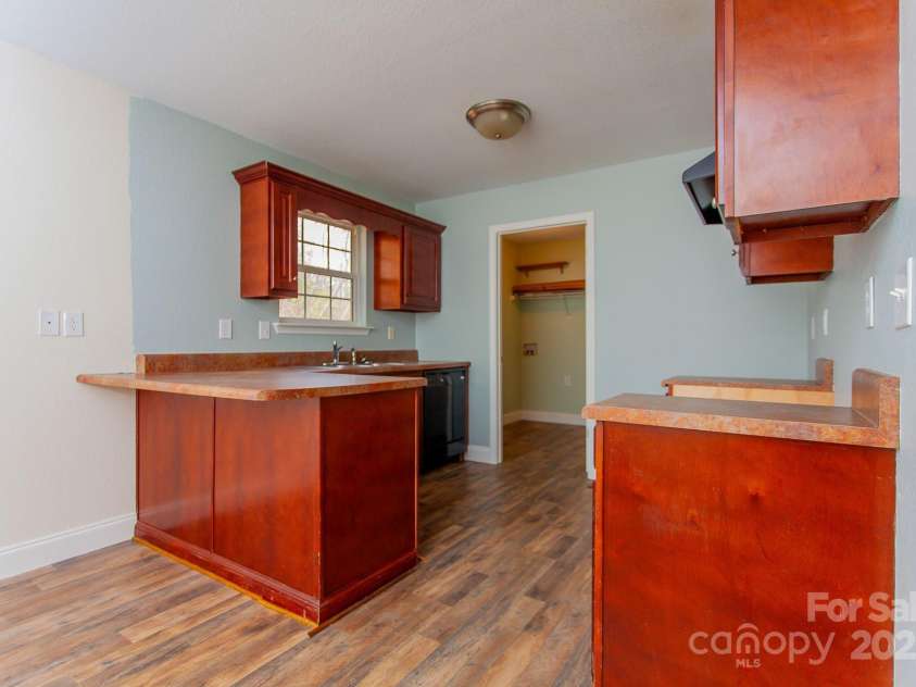 42 Leonard Davis Road, Robbinsville, NC 28771.  MLS# CAR4237867, YatesRealty ID 14181. 