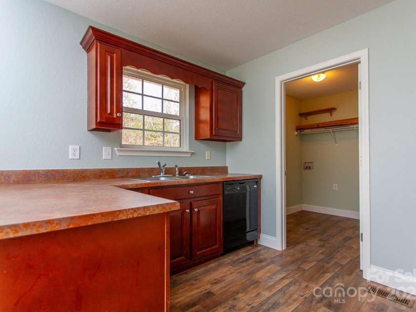 42 Leonard Davis Road, Robbinsville, NC 28771.  MLS# CAR4237867, YatesRealty ID 14181. 