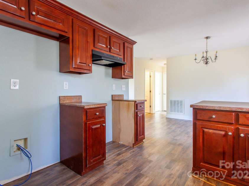 42 Leonard Davis Road, Robbinsville, NC 28771.  MLS# CAR4237867, YatesRealty ID 14181. 