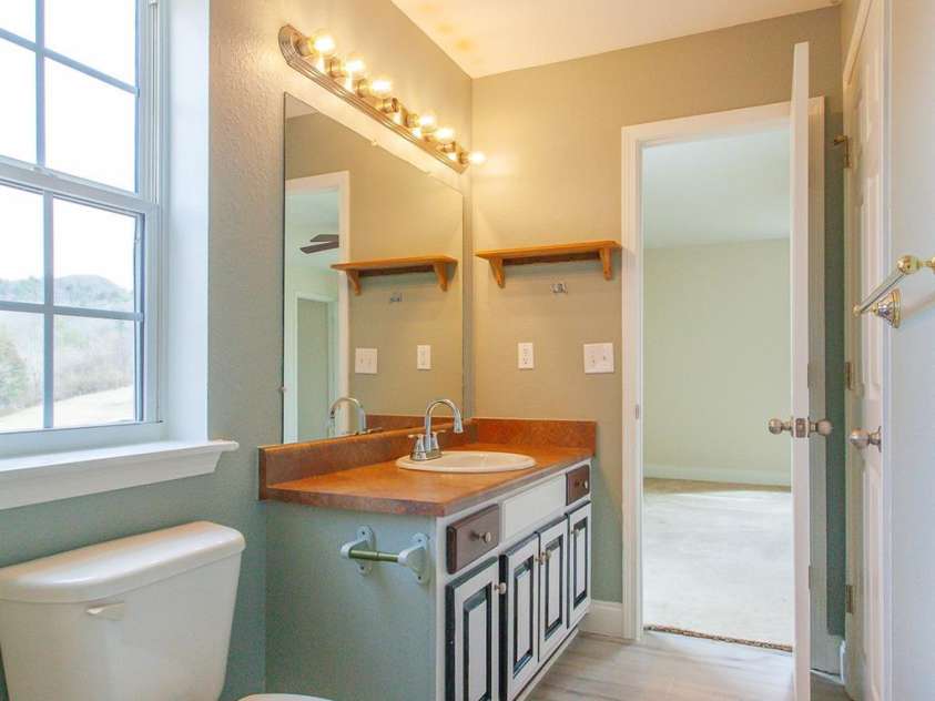 42 Leonard Davis Road, Robbinsville, NC 28771.  MLS# CAR4237867, YatesRealty ID 14181. 