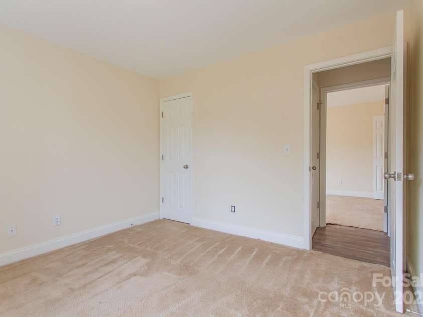 42 Leonard Davis Road, Robbinsville, NC 28771.  MLS# CAR4237867, YatesRealty ID 14181. 