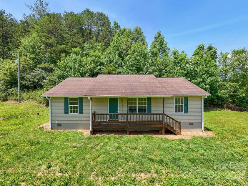 42 Leonard Davis Road, Robbinsville, NC 28771.  MLS# CAR4237867, YatesRealty ID 14181. 