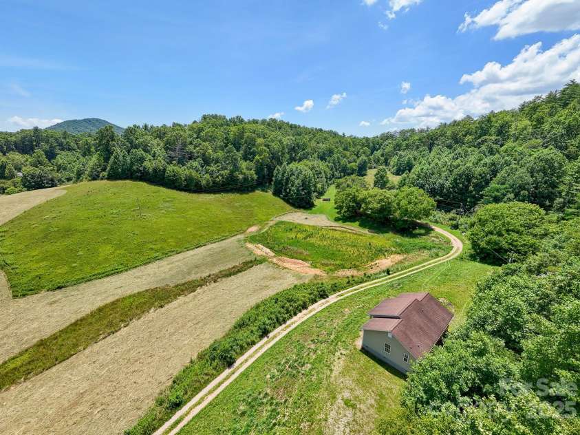 42 Leonard Davis Road, Robbinsville, NC 28771.  MLS# CAR4237867, YatesRealty ID 14181. 