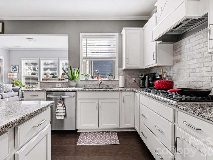 4638 Kensington Place, Indian Land, SC 29707.  MLS# CAR4358603, YatesRealty ID 14182. Kitchen