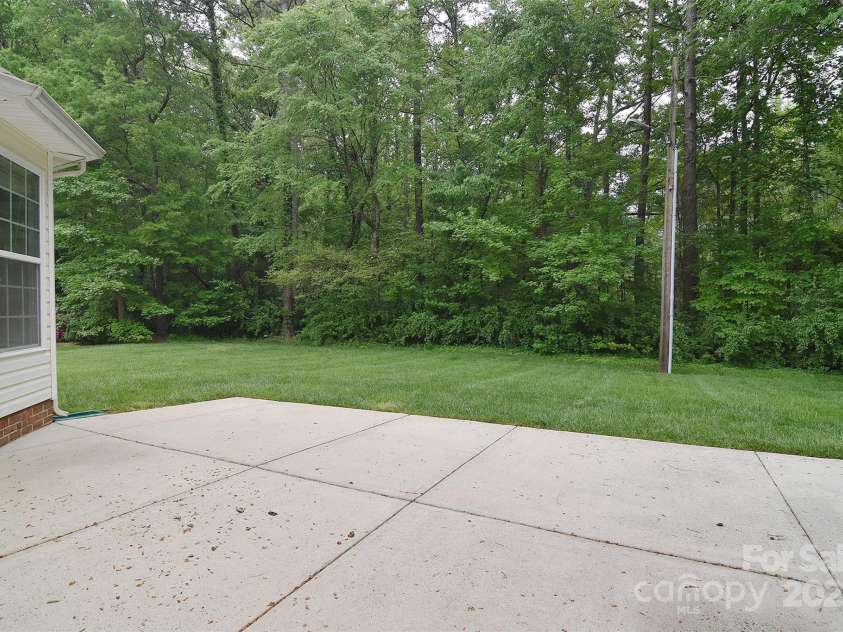 7206 Forrest Rader Drive, Mint Hill, NC 28227.  MLS# CAR4246731, YatesRealty ID 14182. 