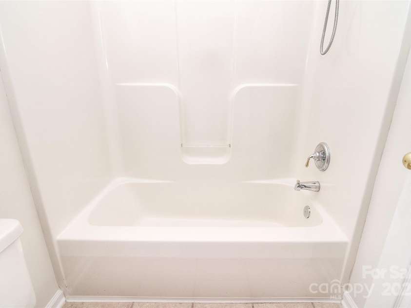 7206 Forrest Rader Drive, Mint Hill, NC 28227.  MLS# CAR4246731, YatesRealty ID 14182. UPSTAIRS BA