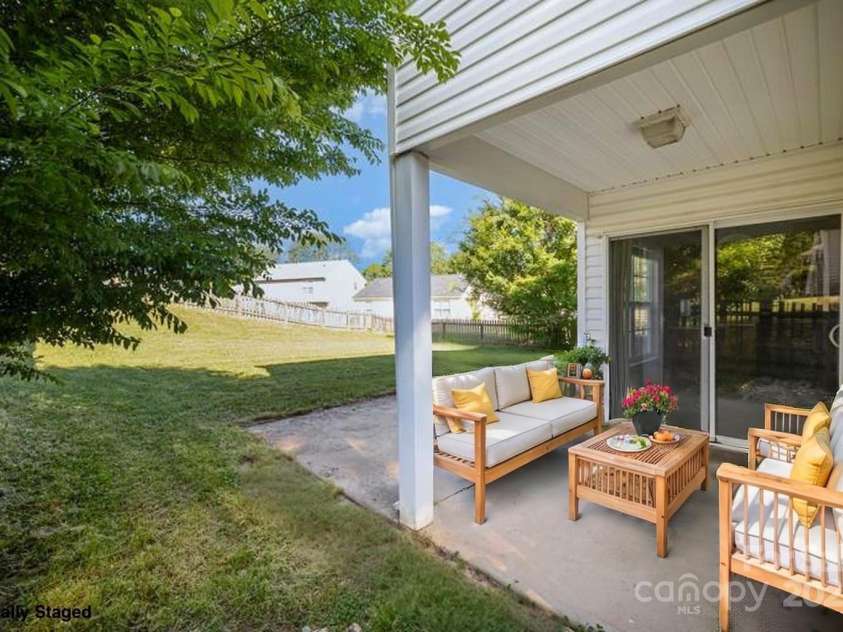 14311 Riding Hill Avenue, Charlotte, NC 28213.  MLS# CAR4250634, YatesRealty ID 14183. 