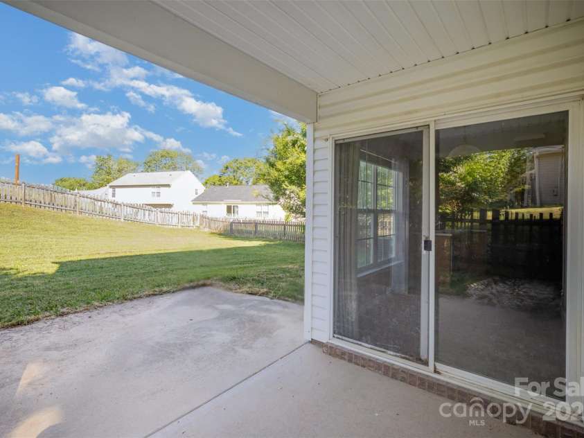 14311 Riding Hill Avenue, Charlotte, NC 28213.  MLS# CAR4250634, YatesRealty ID 14183. 