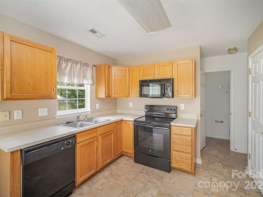 14311 Riding Hill Avenue, Charlotte, NC 28213.  MLS# CAR4250634, YatesRealty ID 14183. 