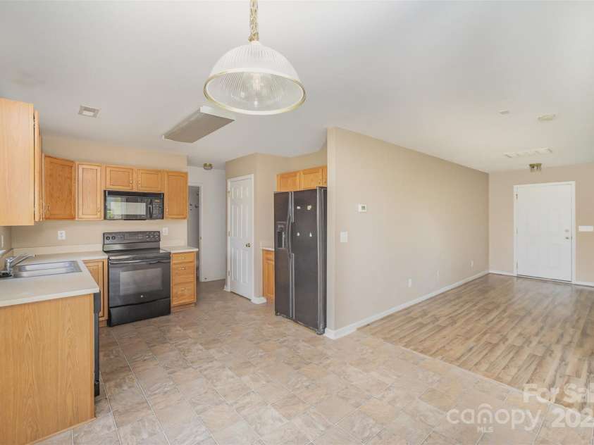 14311 Riding Hill Avenue, Charlotte, NC 28213.  MLS# CAR4250634, YatesRealty ID 14183. 