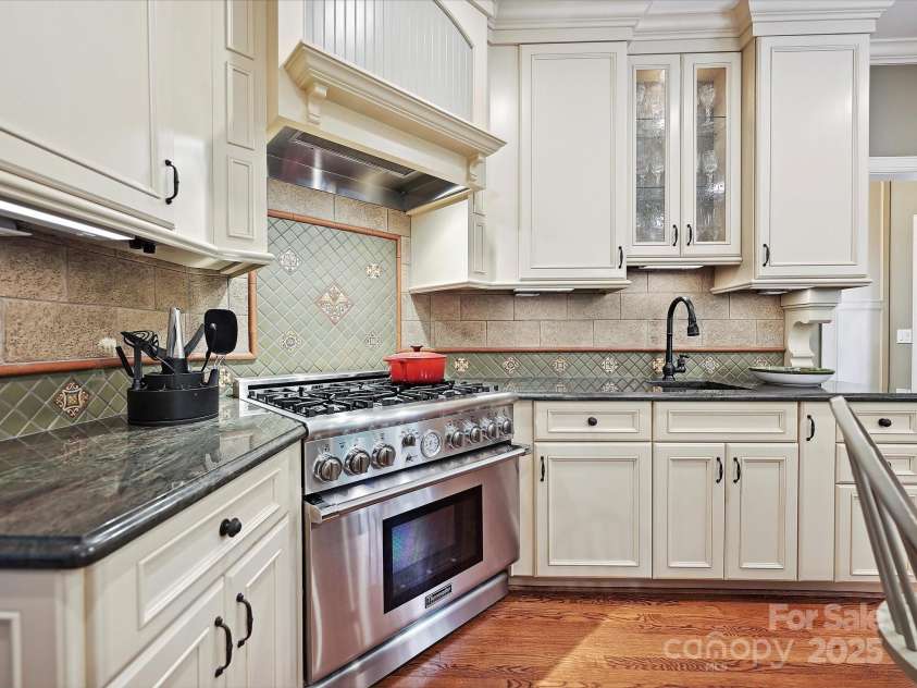 4701 Pineland Place, Charlotte, NC 28277.  MLS# CAR4252852, YatesRealty ID 14184. 