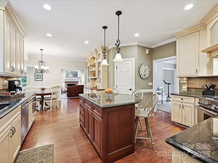 4701 Pineland Place, Charlotte, NC 28277.  MLS# CAR4252852, YatesRealty ID 14184. 