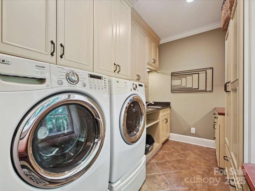 4701 Pineland Place, Charlotte, NC 28277.  MLS# CAR4252852, YatesRealty ID 14184. 